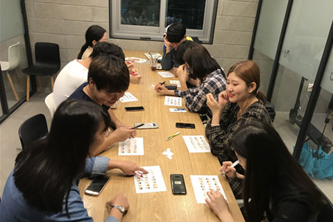 English Debate Club EDA activity photo